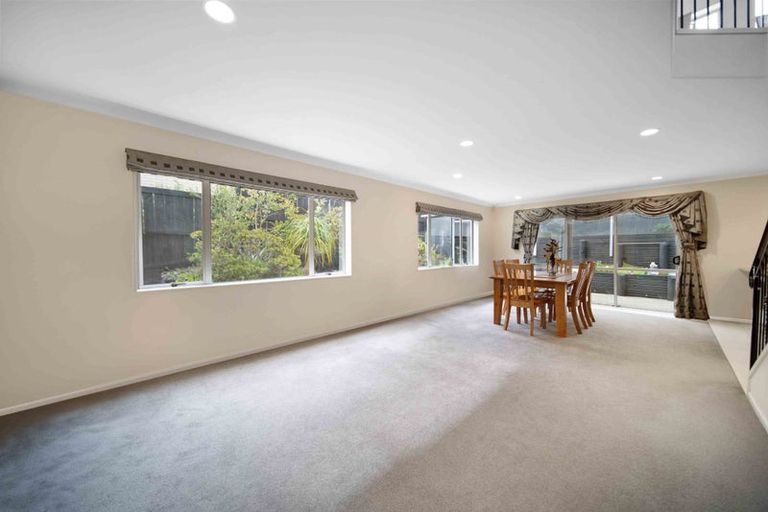 Photo of property in 9 Seresin Crescent, Flat Bush, Auckland, 2016