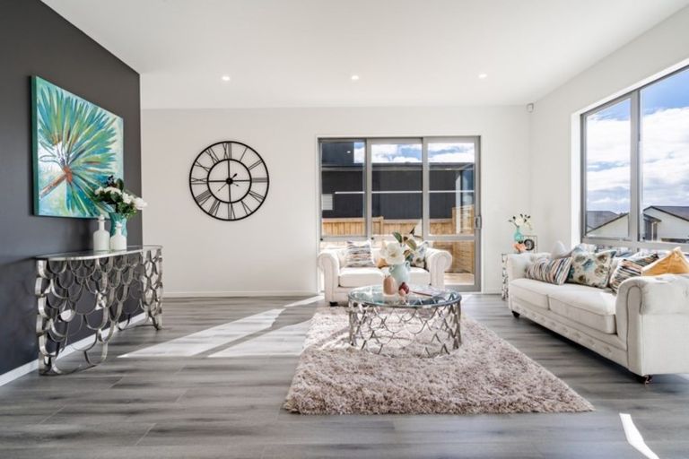 Photo of property in 36 Resolution Drive, Gulf Harbour, Whangaparaoa, 0930