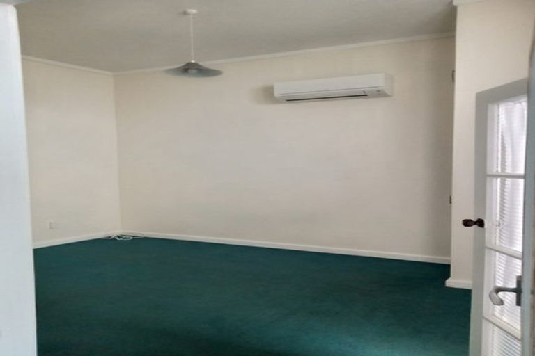 Photo of property in 5 Claremont Grove, Mount Victoria, Wellington, 6011