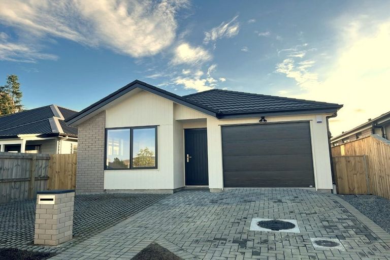 Photo of property in 57 Rorotu Avenue, Karaka, 2113