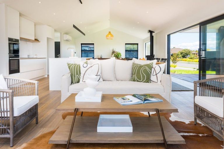 Photo of property in 30 Nikau Drive, Redwoodtown, Blenheim, 7201