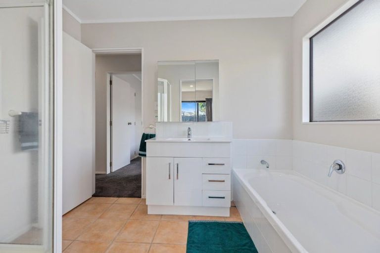 Photo of property in 38 Katerini Grove, Papamoa Beach, Papamoa, 3118