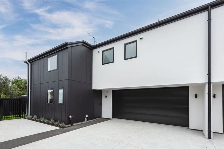 Photo of property in 2/117 Hills Road, Edgeware, Christchurch, 8013