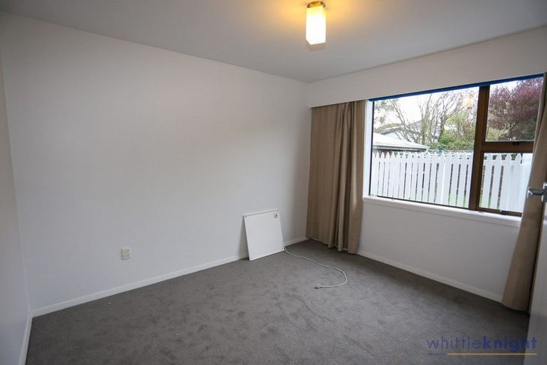 Photo of property in 2/5 Ashfield Place, Ilam, Christchurch, 8041