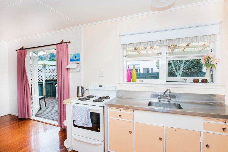 Photo of property in 21 Turenne Street, Inner Kaiti, Gisborne, 4010
