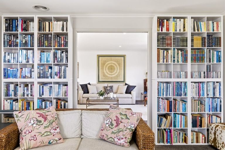 Photo of property in 6 Tuhua Close, Wharewaka, Taupo, 3330