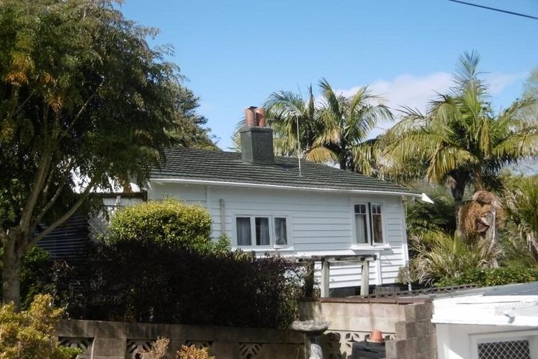 Photo of property in 2 Charles Street, Te Kamo, Whangarei, 0112