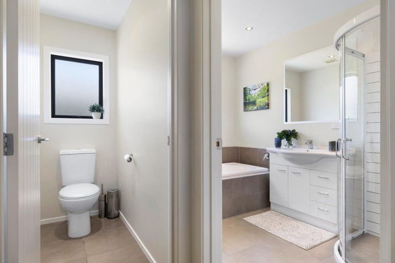 Photo of property in 41 Onslow Road, Lake Hayes, Queenstown, 9304