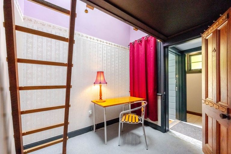 Photo of property in 4a Seaview Terrace, Bluff Hill, Napier, 4110