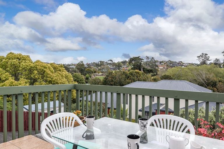 Photo of property in 1/47 Glencoe Road, Browns Bay, Auckland, 0630