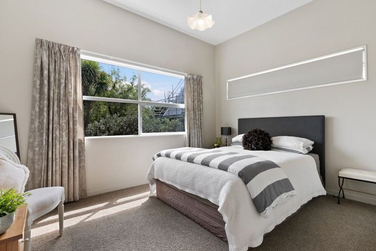 Photo of property in 20a Riddell Road, Glendowie, Auckland, 1071