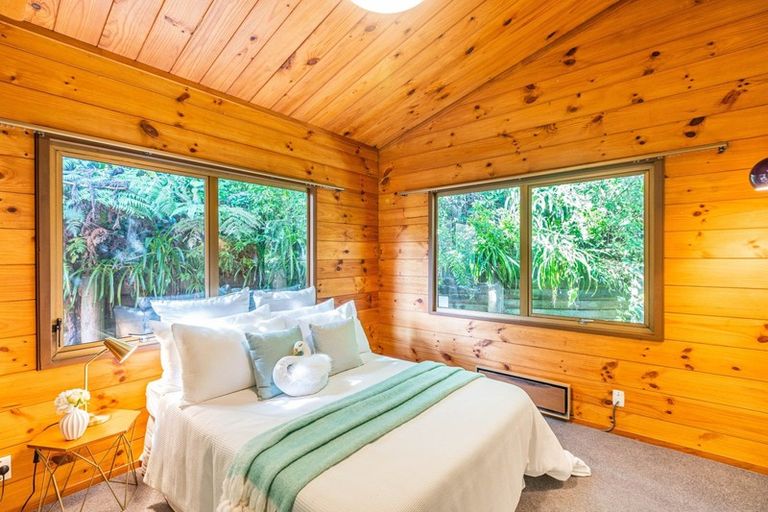 Photo of property in 7 Miromiro Road, Normandale, Lower Hutt, 5010