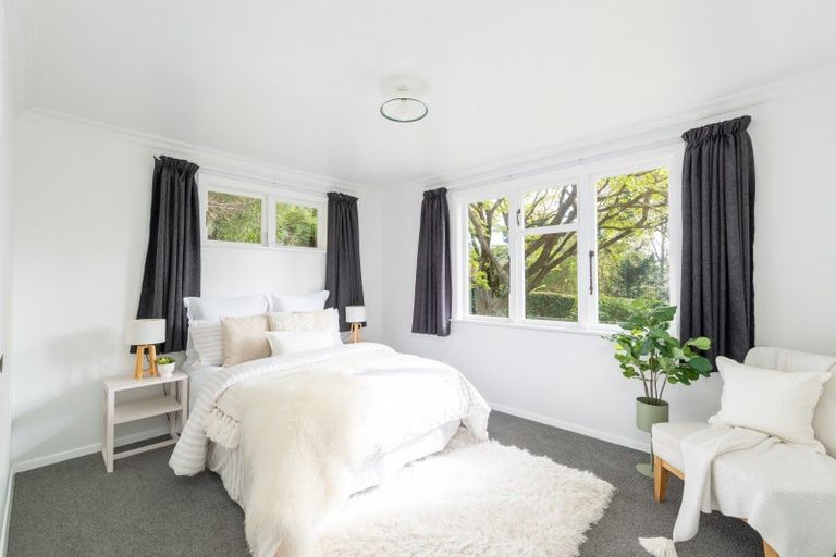 Photo of property in 231 Whites Line East, Waiwhetu, Lower Hutt, 5010