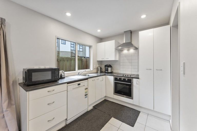 Photo of property in 2/8 Waldie Grove, Avalon, Lower Hutt, 5011