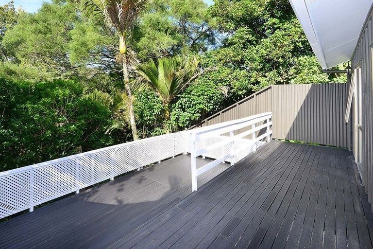 Photo of property in 4 Hiwihau Place, Glenfield, Auckland, 0629