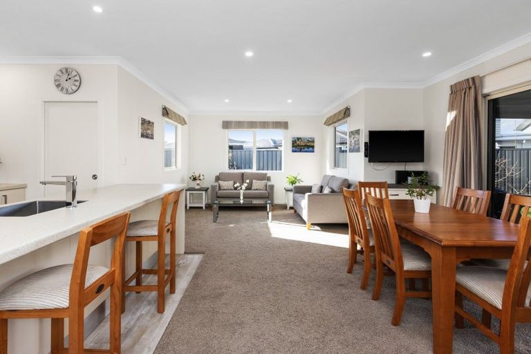 Photo of property in 12 Rotoiti Way, Poraiti, Napier, 4112