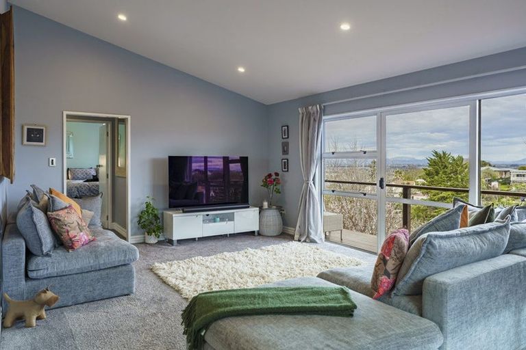 Photo of property in 3 Sealy Road, Bluff Hill, Napier, 4110