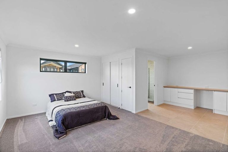 Photo of property in 6 Trevor Mcmiken Drive, Patumahoe, 2679