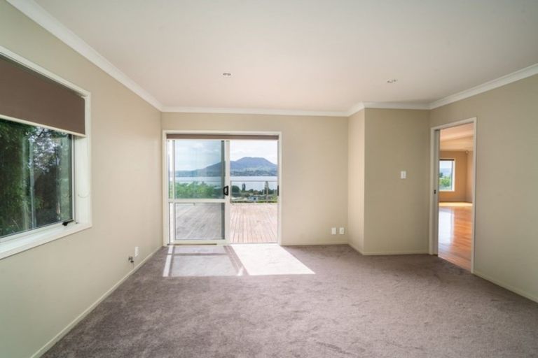Photo of property in 33 Shera Street, Acacia Bay, Taupo, 3330