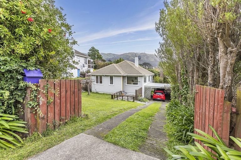 Photo of property in 61 Bell Street, Tawa, Wellington, 5028