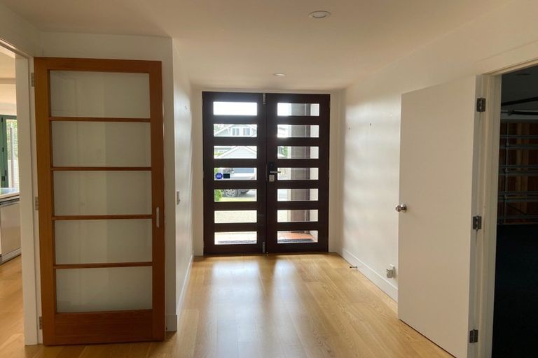 Photo of property in 1/16 Clifton Road, Hauraki, Auckland, 0622