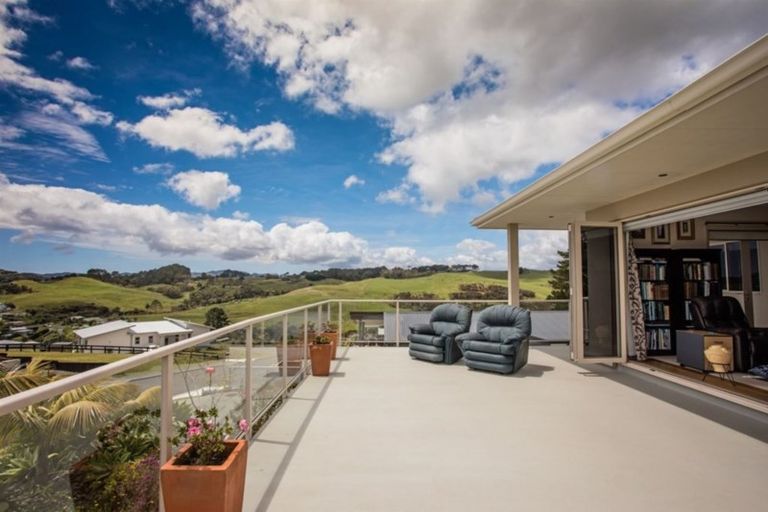 Photo of property in 29 Lori Lane, Coopers Beach, 0420