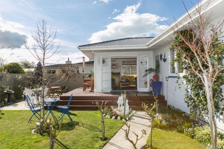 Photo of property in 9a Cornwall Road, Taradale, Napier, 4112