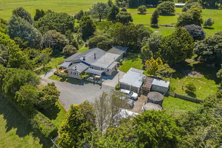 Photo of property in 2330 Kimbolton Road, Kiwitea, Feilding, 4777