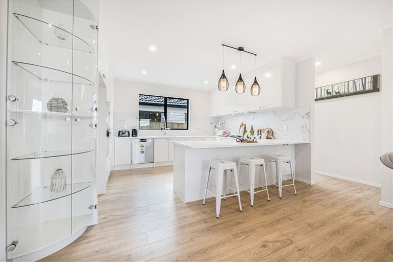 Photo of property in 42b Donegal Park Drive, Flat Bush, Auckland, 2019