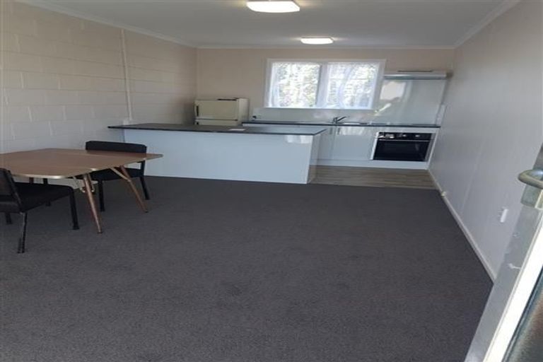 Photo of property in 528-530 Devon Street East, Fitzroy, New Plymouth, 4312