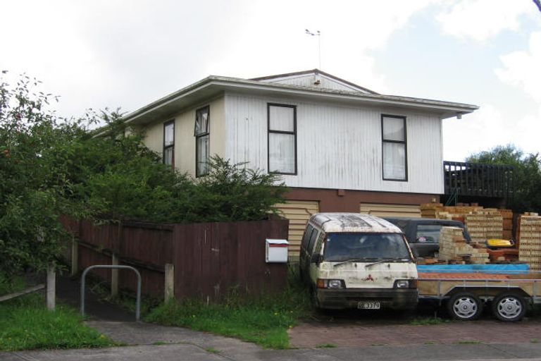 Photo of property in 12 Riesling Place, Henderson, Auckland, 0612