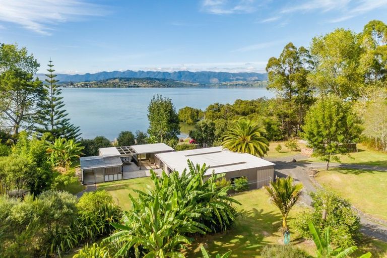 Photo of property in 100 Motukaraka Point Road, Kohukohu, 0491