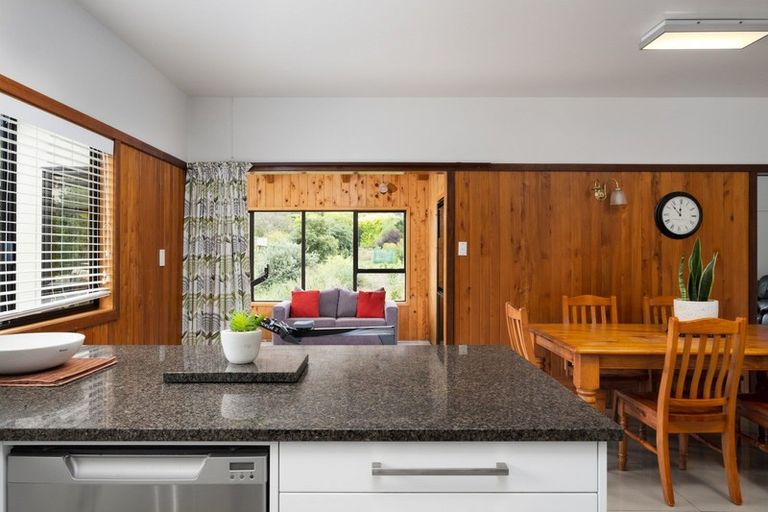 Photo of property in 6 Hill Road, Ormond, Gisborne, 4071