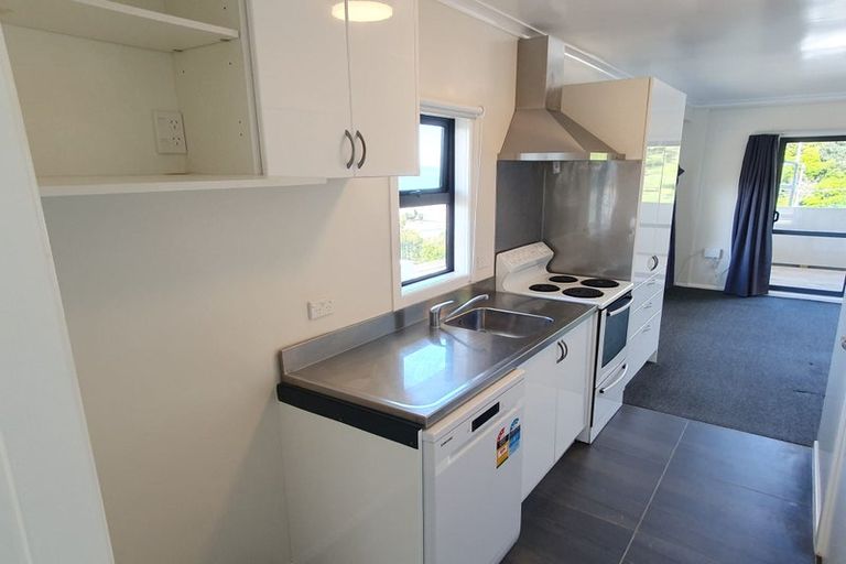 Photo of property in 4 London Road, Korokoro, Lower Hutt, 5012