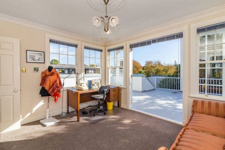 Photo of property in 32 Military Road, Boulcott, Lower Hutt, 5010