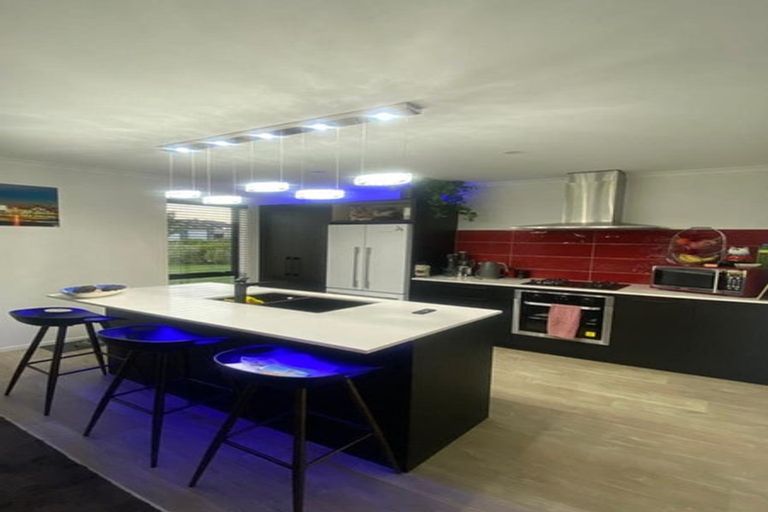 Photo of property in 28 Walter Lawry Road, Paerata, Pukekohe, 2124