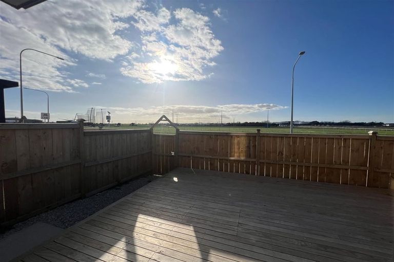 Photo of property in 141 Walters Road, Papakura, Takanini, 2110