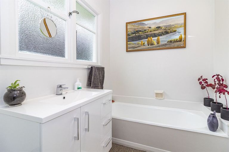 Photo of property in 5 Durie Street, Durie Hill, Whanganui, 4500