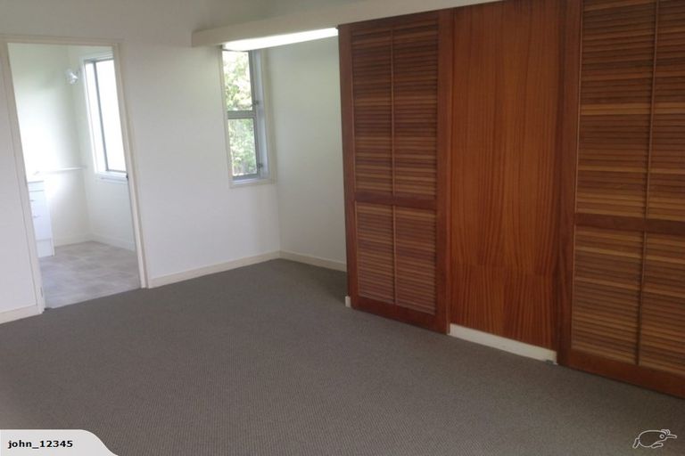 Photo of property in 60b Te Atatu Road, Te Atatu South, Auckland, 0610