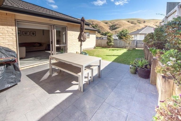 Photo of property in 89 Amesbury Drive, Churton Park, Wellington, 6037