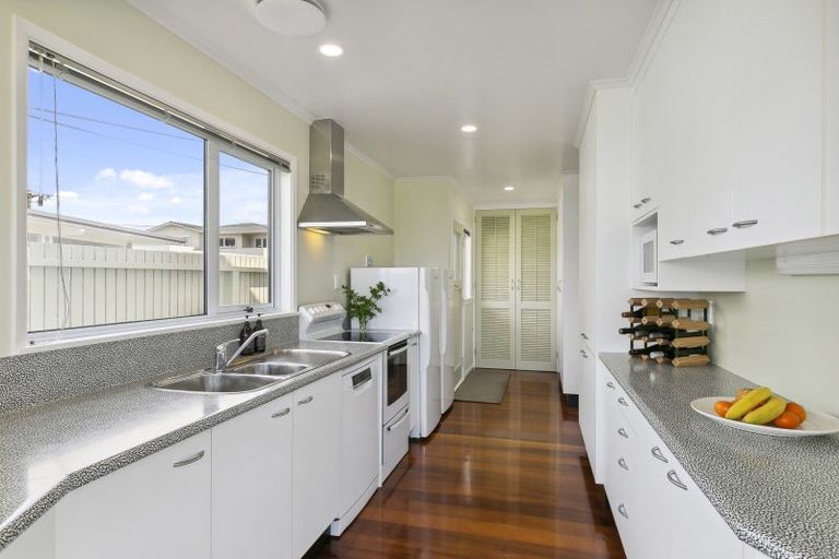 Photo of property in 7 Harbour Park Terrace, Khandallah, Wellington, 6035