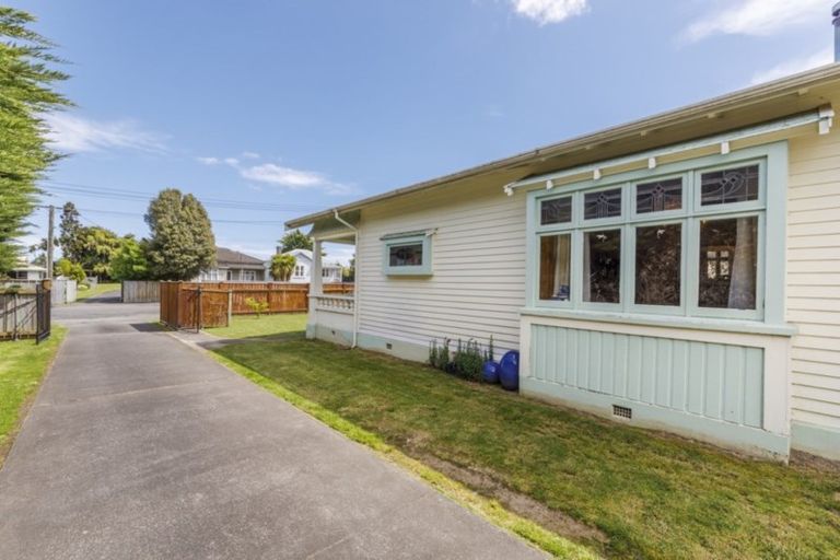 Photo of property in 14 Hunia Street, Marton, 4710