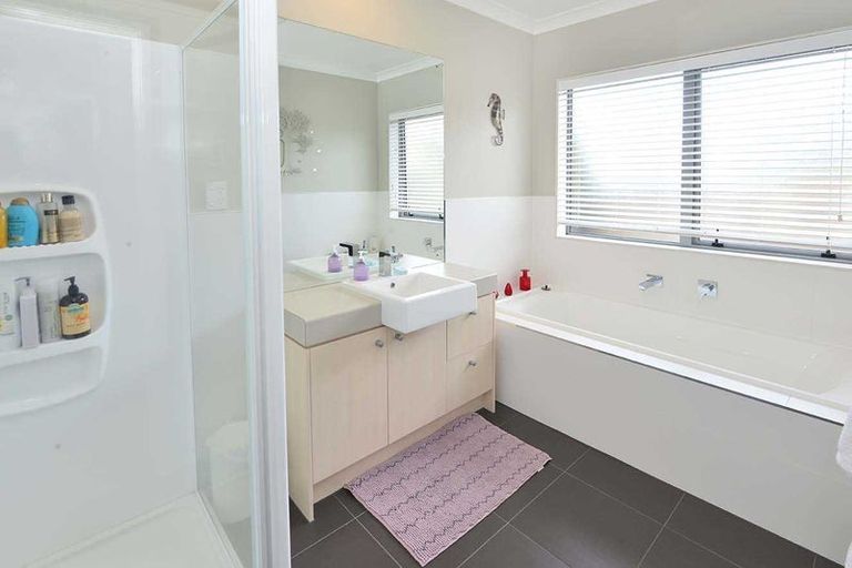 Photo of property in 12 Whares Court, Silverdale, 0932