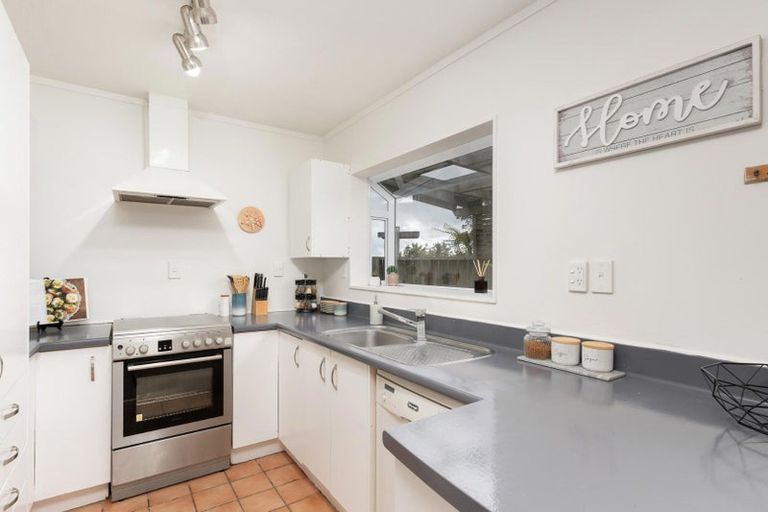 Photo of property in 20 Kentwood Drive, Woodridge, Wellington, 6037