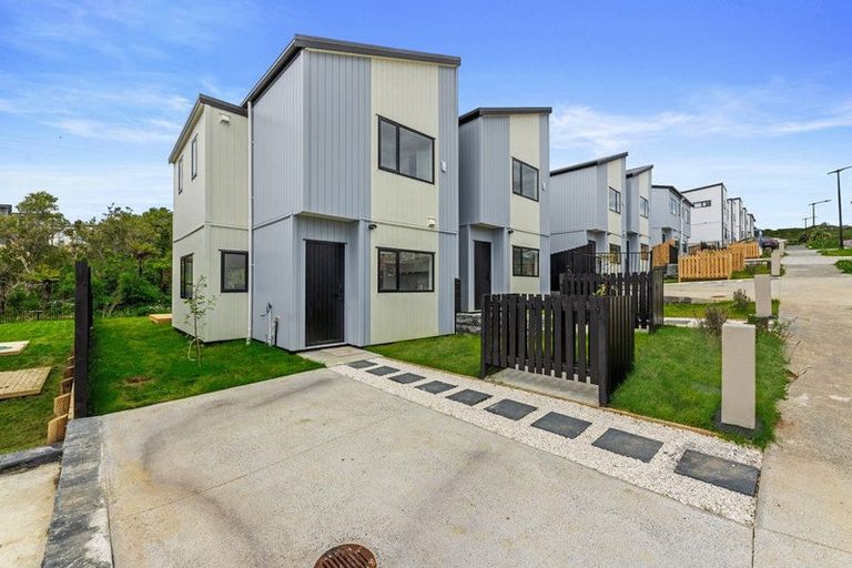 Photo of property in 49b Crestview Rise, Papakura, 2110
