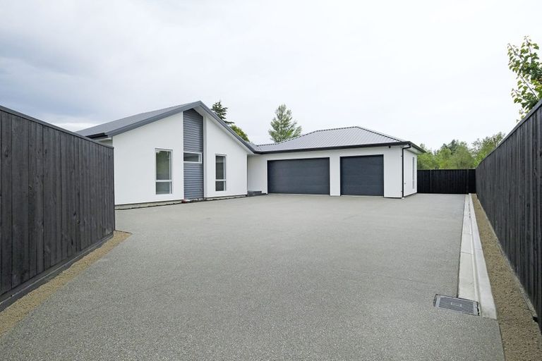 Photo of property in 12 Gerard Place, Rangiora, 7400