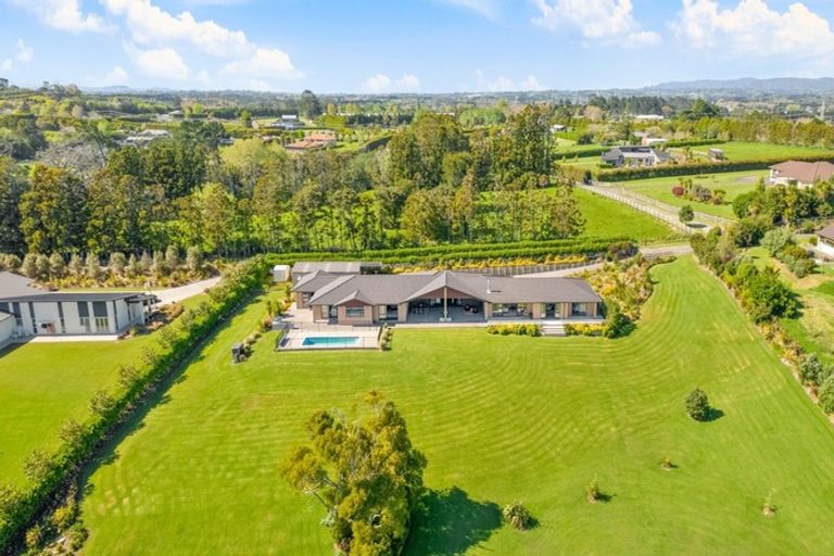 Photo of property in 165b Oraha Road, Kumeu, 0892