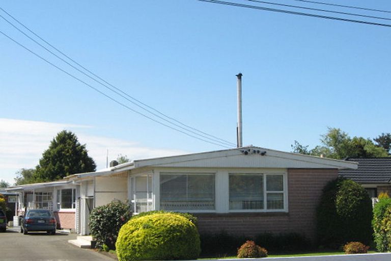 Photo of property in 39 Prestons Road, Redwood, Christchurch, 8051