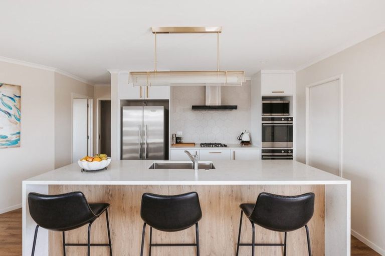 Photo of property in 12 Brendan Close, Omokoroa, 3114