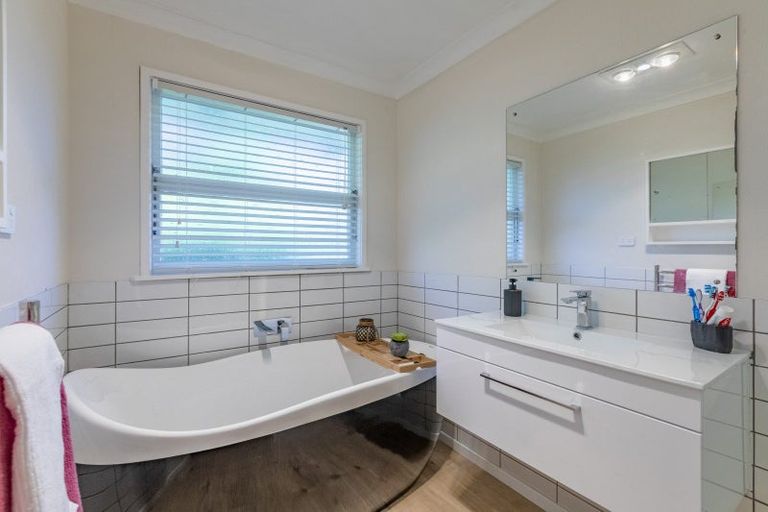 Photo of property in 19 Selwyn Road, Havelock North, 4130